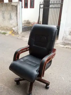 Kursi direktur/ kursi kantor