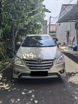 dijual toyota kijang innova V matic luxury