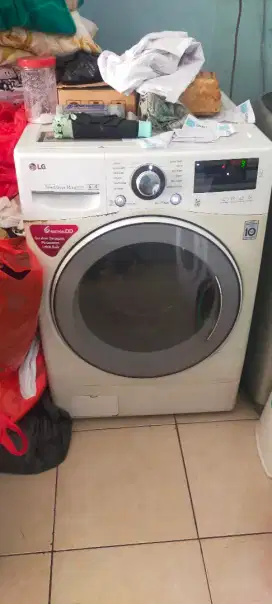 Mesin cuci LG 14kg pintu depan normal