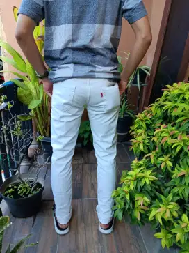 Jeans panjang levis