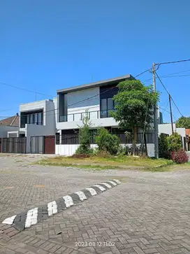 Dijual Rumah Baru Hook Gayungsari Surabaya Row Jalan 3 Mobil Bagus