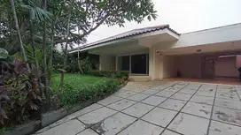 Disewakan Cepat Rumah Bagus Semi Furnished Di Kemang, Jakarta Selatan
