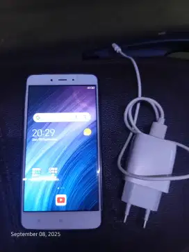 Hp Xiaomi Redmi Note 4  3/64 GB  Harga murah minus retak rambut layar