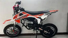 SEPEDA MOTOR TRAIL 50CC 4-TAK MERK SYMOTOS PC