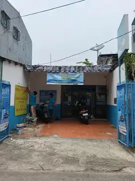 Overkontrak ruko beserta usaha nya