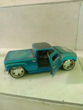 Miniatur Mobil DUB City Pickup