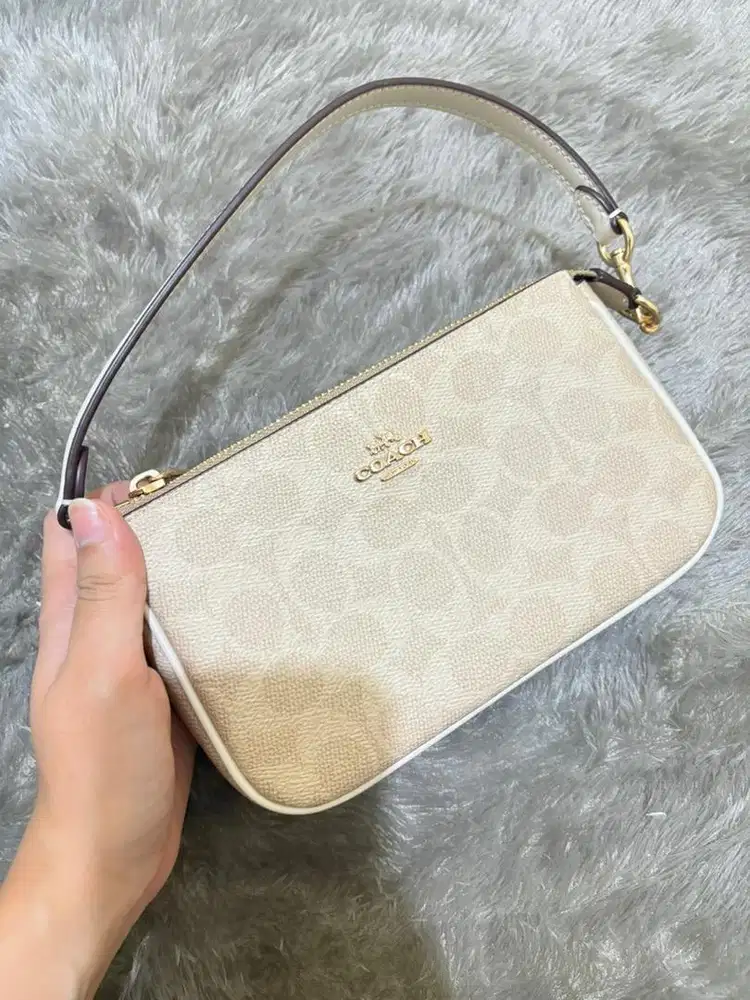 Coach Nolita 19