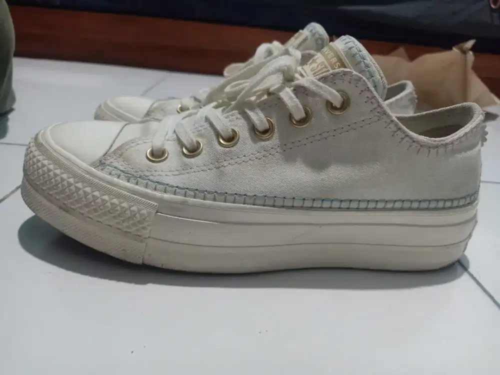 Sepatu Converse Chuck Taylor All Star Lift Ox White