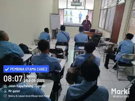 butuh pengemudi