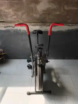SPEEDS sepeda Statis platinum