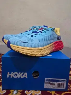 HOKA Arahi 7 New