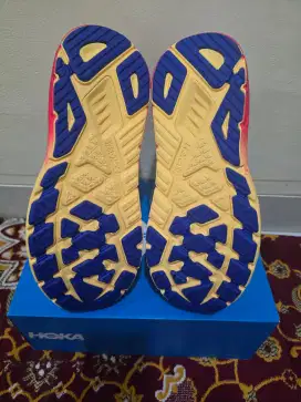 HOKA Arahi 7 New