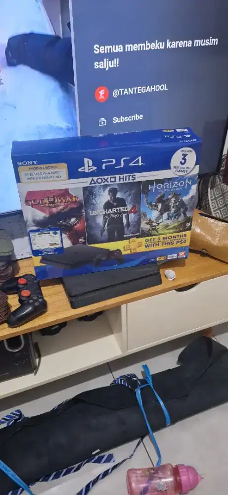 Ps 4 slim 500g like new
