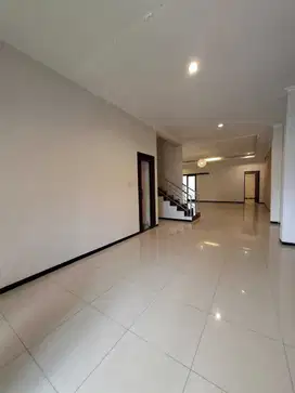 (BIG SALE) RUMAH MEKAR WANGI, BANDUNG, UNFURNISHED  LUAS & NYAMAN