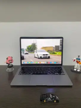 MacBook Air M1 2020 13 inch Ram 8GB SSD 500GB Siap Pakai