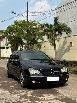 Mercedes benz C240 Elegance AT tahun 2004 KM 99rb