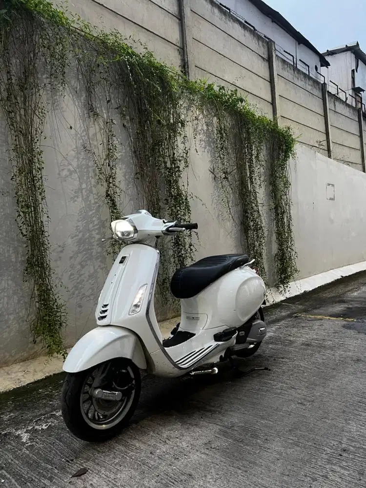 VESPA SPRINT 2019 Tangan pertama low km