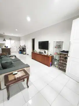 DIJUAL RUMAH BAGUS HADAP TIMUR LAUT TERMURAH DI MAGNOLIA SERPONG