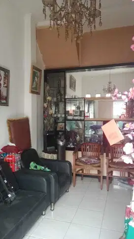 Rumah 2 lantai, Taman Royal, siap huni, bisa KPR