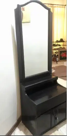 Preloved Meja Rias Kayu Jati Muda