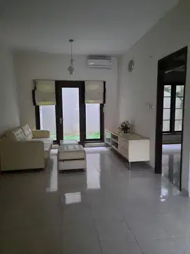Dijual Rumah Furnished di Jl Senjoyo, Dr Cipto - Semarang