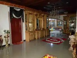 Dijual rumah dan 3 kios pinggir jalan strategis