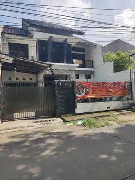 Jual Rumah Besar Super Murah di Bintaro.