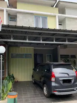 DIJUAL RUMAH MAGNOLIA TOWN HOUSE DEKAT DENGAN KOLAM RENANG BISA NEGO