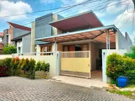 Rumah Bagus 2 lantai 180m2 Perum Elite, Solo Baru, Sukoharjo