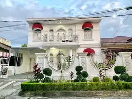 Villa Mewah Cantik di Tasbi terawat dan Komplek Asri di Setia Budi