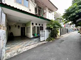 Rumah Kost Siap Huni 9 + 1 Kamar Dekat Perkantoran Saharjo