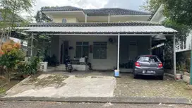 Rumah Di Cluster Bukit Golf Hijau Sentul City Depan Taman