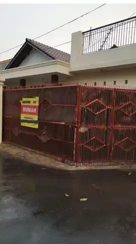 Rumah Condet Parkir Luas