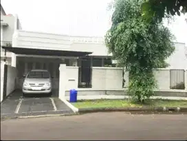 Rumah siap huni strategis dekat dgn taman kota dan tol bsd
