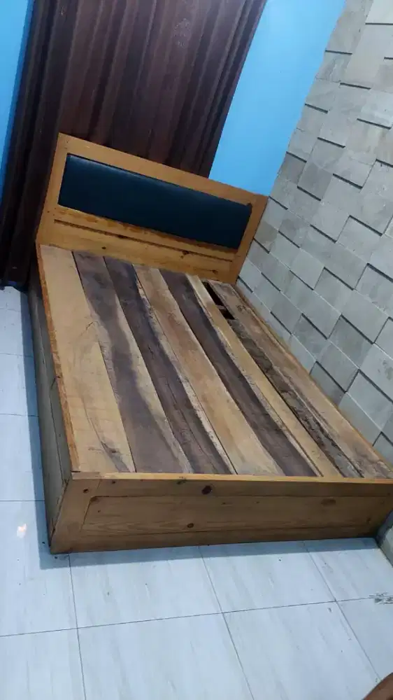 Dijual Dipan/ranjang kayu