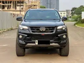 TOYOTA FORTUNER 2.4 VRZ TRD 2019

NIK 2019
KM 101 Rb