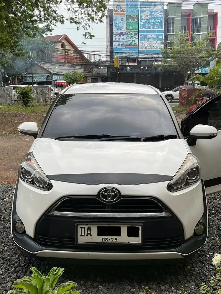 Toyota Sienta 2018 V Putih