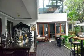 Dijual Rumah Kemang Jakarta Selatan luas 945m2 ada swimming pool