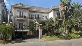 Dijual Rumah Mewah Graha Famili Swimming Pool Golf View Elit Surabaya