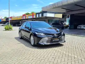 Camry 2.5V 2021 Cash Hitam Low Km Toyota Kondisi Bagus