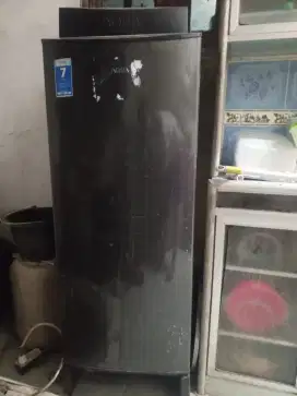 Jual kulkas 1 pintu merk AQUA
