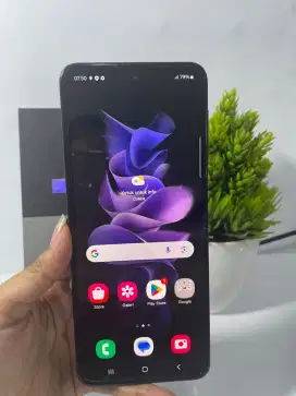 SAMSUNG Z FLIP 3 RAM 8/256GB ORIGINAL SEIN NORMAL 

TAMPILAN MEWAH