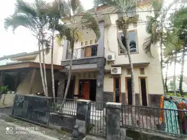 Dijual Cepat Rumah 2 Lantai lokasi dkt Luwes Gentan