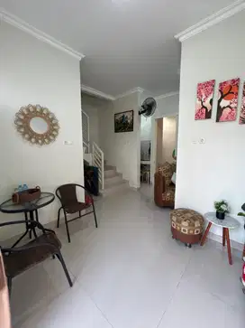Jual rumah 2 lantai grand shanaya full furnish bersih rapi terawat