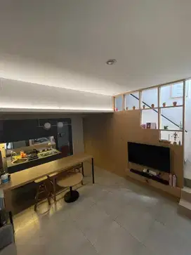 Disewakan Murah Rumah Minimalis 2 Lantai di Tabebuya BSD