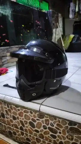 HELM CHARGLOSS RETRO SEPERTI DI FOTO