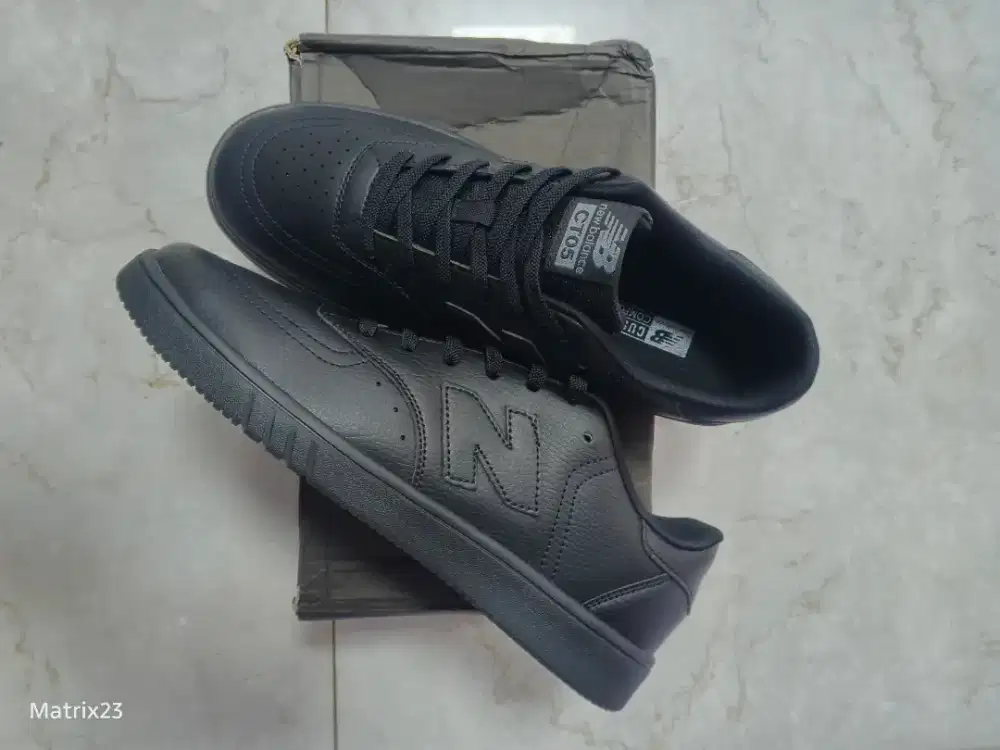 Sepatu import size 44