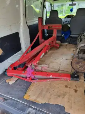 derek angkat mesin engine crane 8 ton gerek
long ram jack
like new loh