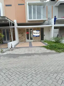 RUMAH BARU 2 LT. MURAH BANGET LOKASI RAME. LINGKUNGAN NYAMAN