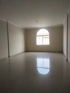 Jual 2 Ruko gandeng Greenlake Sentra Niaga Jakarta Barat